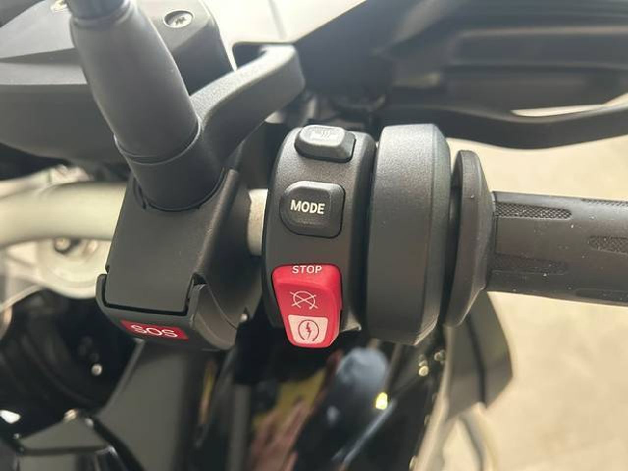 BMW F 900 GS Adventure   Gasolina - Foto 9